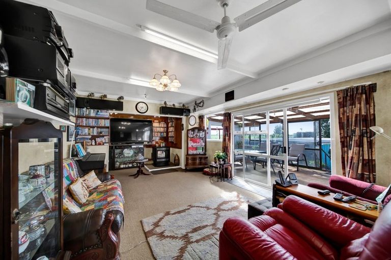 Photo of property in 2604 South Road, Otakeho, Hawera, 4678