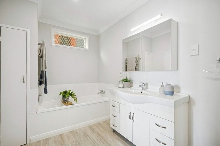 Photo of property in 468 Evans Bay Parade, Hataitai, Wellington, 6021