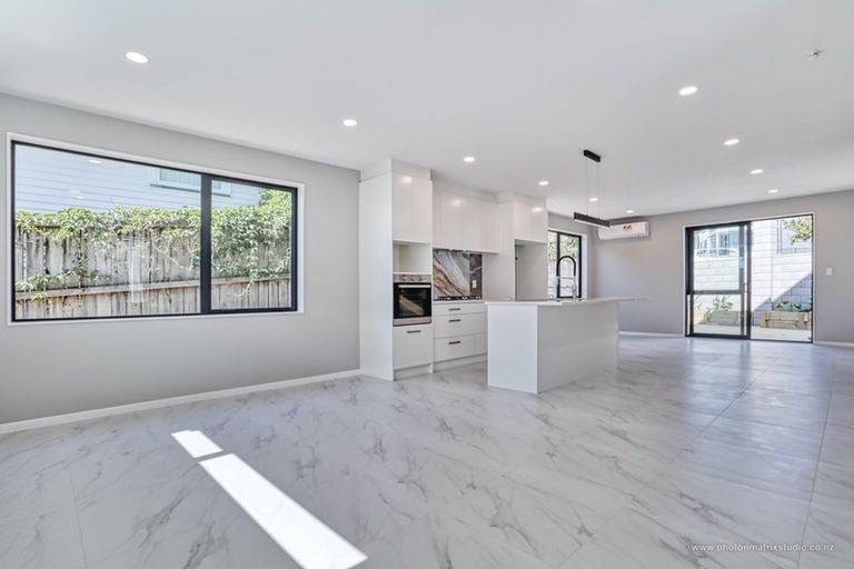 Photo of property in 51b Rosedale Road, Pinehill, Auckland, 0632