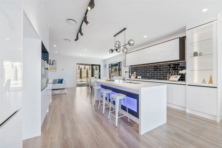 Photo of property in 3 Elevation Street, Flat Bush, Auckland, 2019