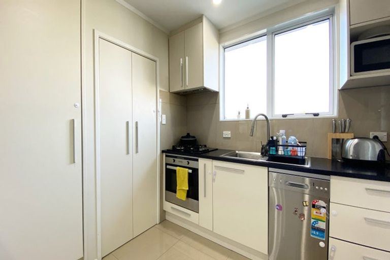 Photo of property in 2/57 Cardiff Road, Pakuranga, Auckland, 2010