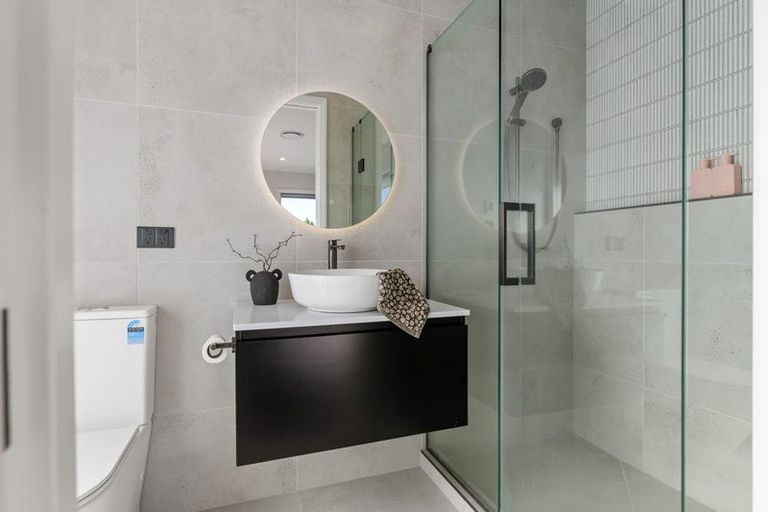 Photo of property in 3/64 Banbury Crescent, Fairfield, Hamilton, 3214