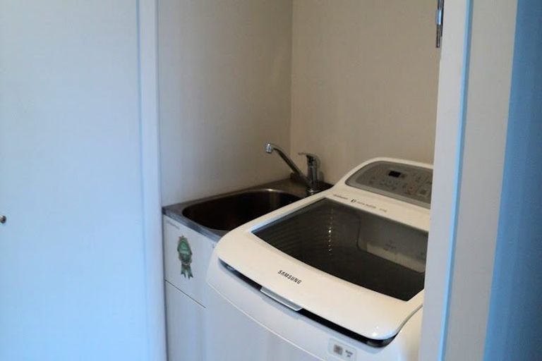 Photo of property in 8a Diosma Place, Botany Downs, Auckland, 2010