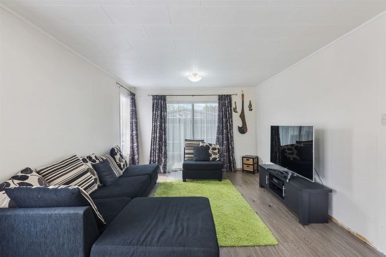 Photo of property in 31 Border Road, Henderson, Auckland, 0612