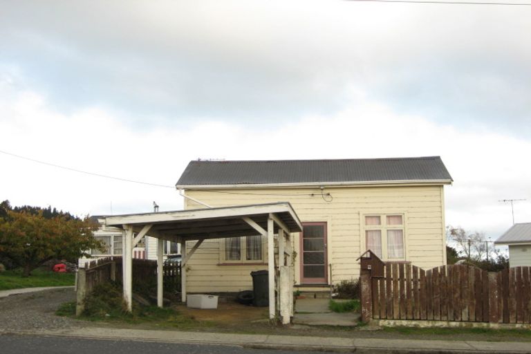Photo of property in 8 Market Street, Kaitangata, 9210