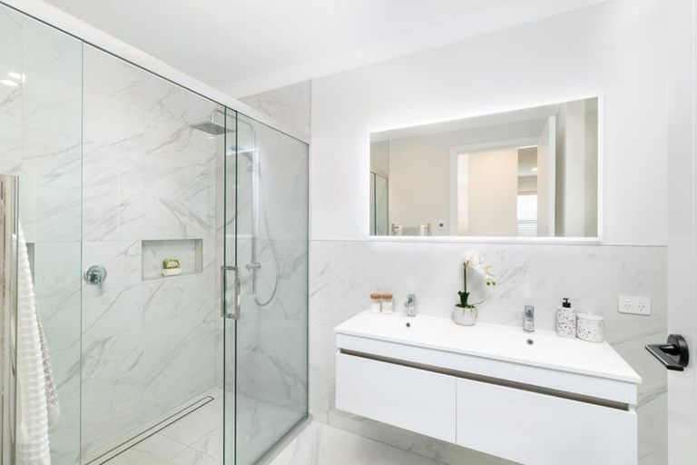 Photo of property in 54 Farnworth Terrace, Glenside, Wellington, 6037