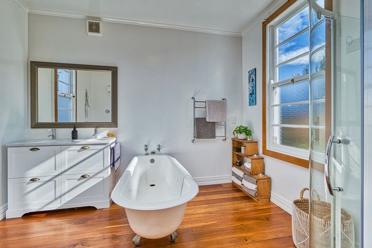 Photo of property in 49 Te Aute Road, Havelock North, 4130