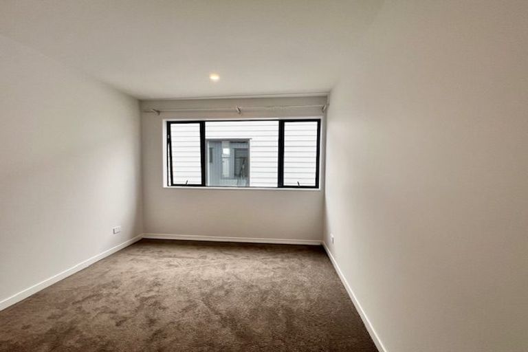 Photo of property in 56 Casuarina Road, Half Moon Bay, Auckland, 2012