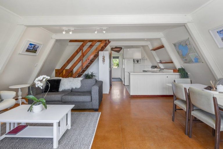 Photo of property in 7 Pearce Place, Kinloch, Taupo, 3377