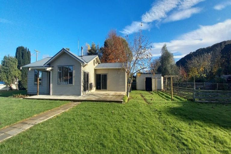 Photo of property in 6 Half Mile Road, Tuatapere, 9620