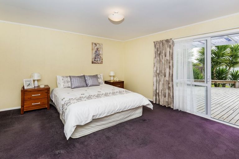 Photo of property in 4 Mountbatten Place, Papakura, 2110