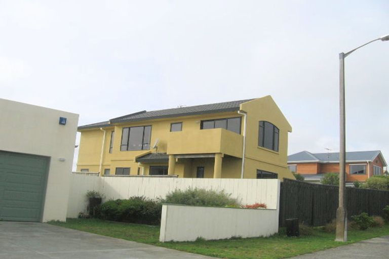 Photo of property in 18 Doncaster Terrace, Ascot Park, Porirua, 5024