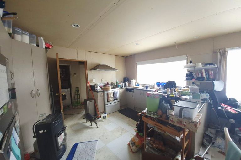 Photo of property in 8a Inver Street, Glen Eden, Auckland, 0602