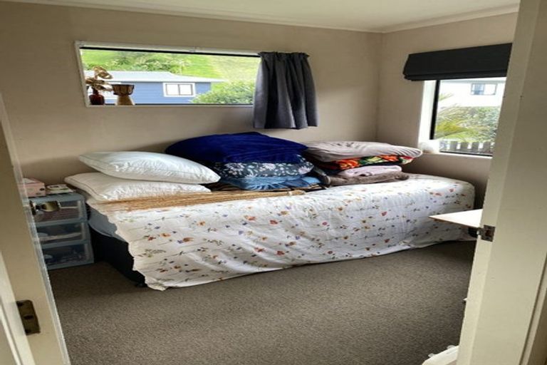 Photo of property in 10 Westra View, Tawa, Wellington, 5028