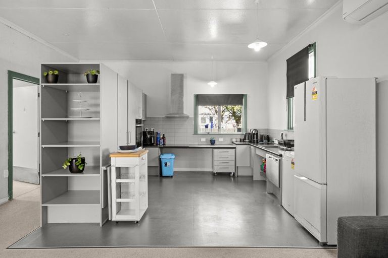 Photo of property in 15 Fairs Road, Milson, Palmerston North, 4414