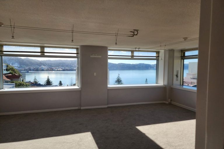 Photo of property in Jerningham Apartments, 20 Oriental Terrace, Oriental Bay, Wellington, 6011