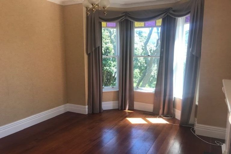 Photo of property in 27 Tawa Terrace, Tawa, Wellington, 5028