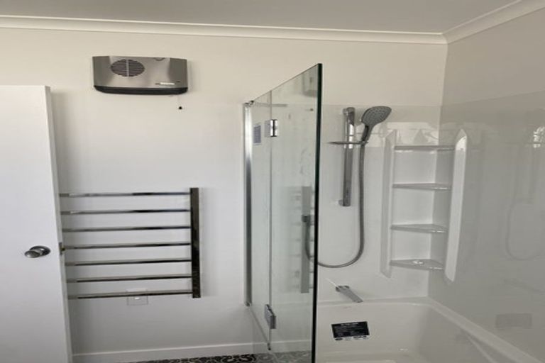 Photo of property in 48 Miramar North Road, Miramar, Wellington, 6022