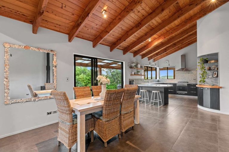 Photo of property in 499 Shelly Beach Road, South Head, Helensville, 0874