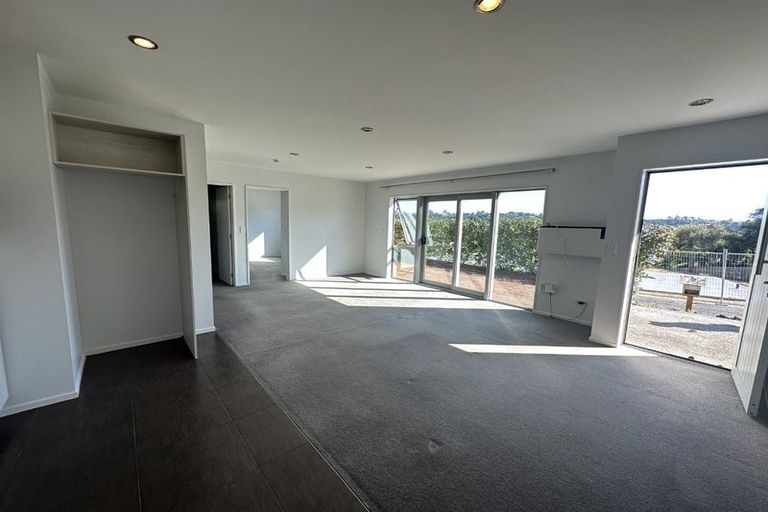 Photo of property in 144 Kittiwake Drive, Schnapper Rock, Auckland, 0632