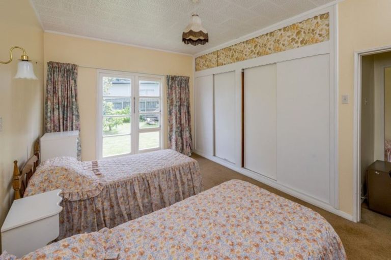 Photo of property in 36 Rangihiroa Street, Waikanae Beach, Waikanae, 5036