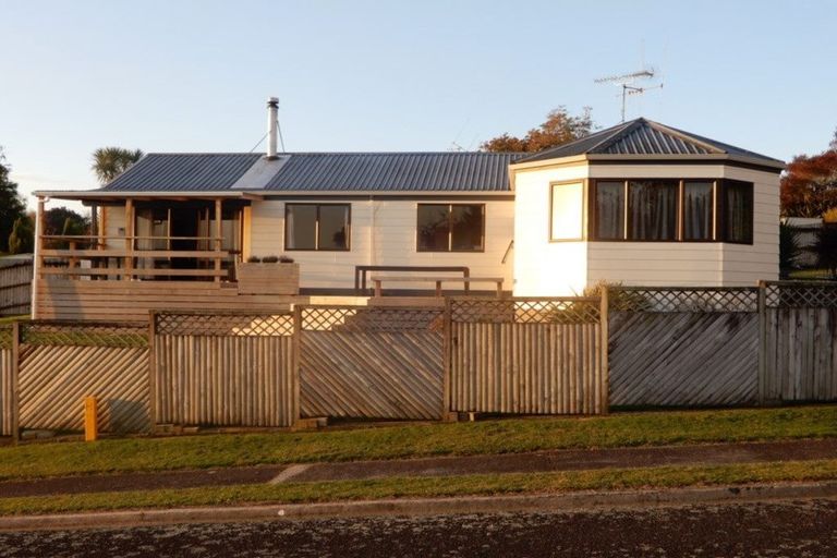 Photo of property in 2 Kitchener Place, Putaruru, 3411