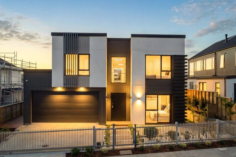 Photo of property in 160 Te Oneroa Way, Long Bay, Auckland, 0630