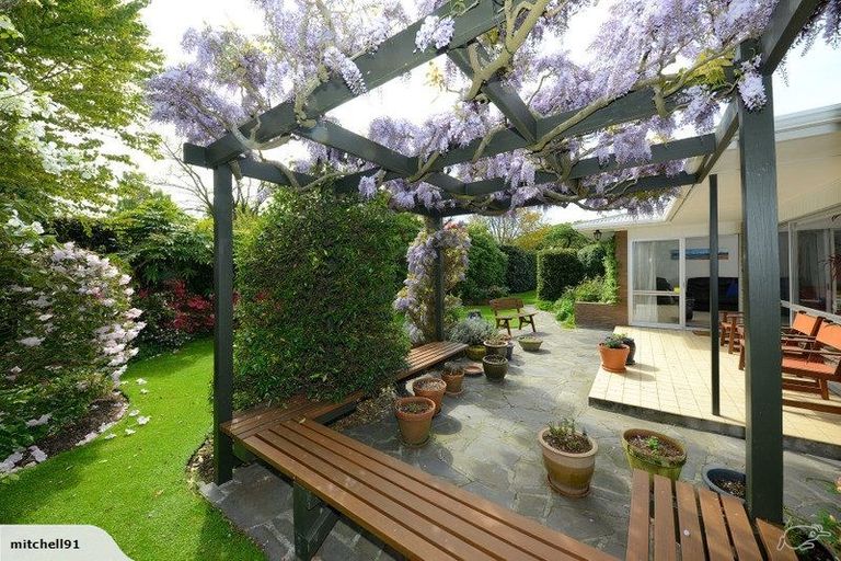 Photo of property in 45 Crofton Road, Harewood, Christchurch, 8051