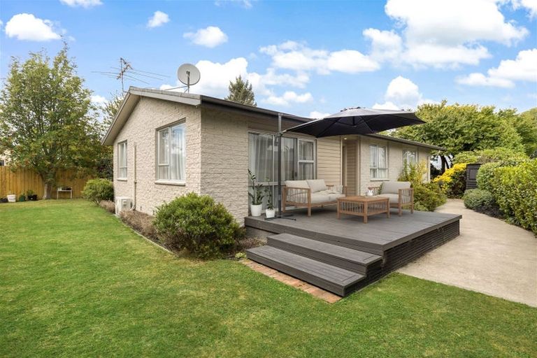 Photo of property in 4 Denniston Crescent, Redwood, Christchurch, 8051