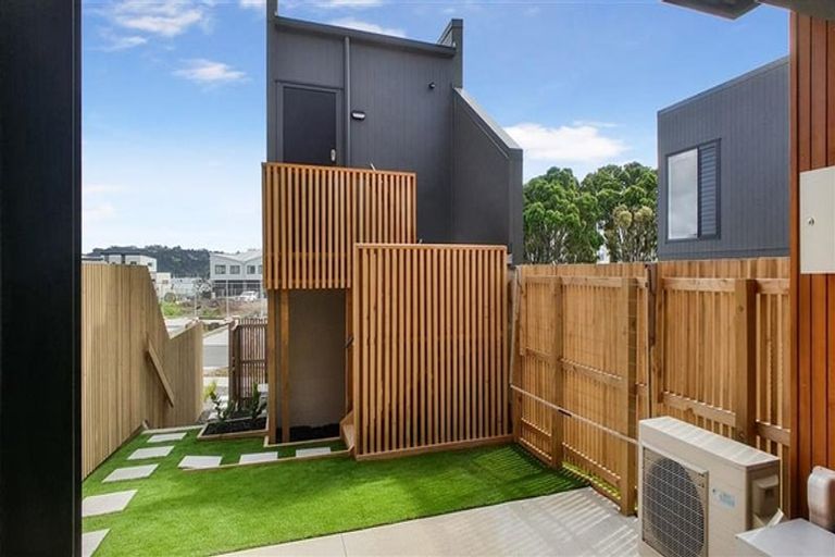 Photo of property in 9 Hudson Bay Road, Hobsonville, Auckland, 0616