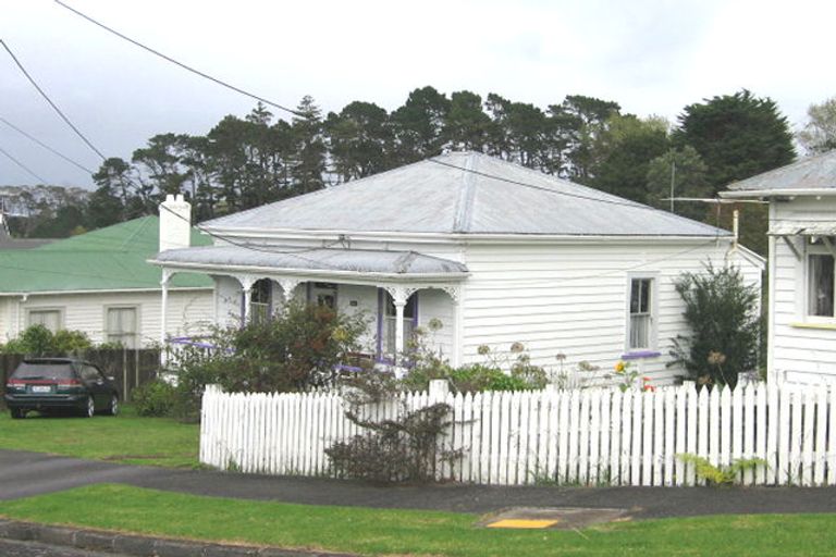 Photo of property in 55 Huka Road, Birkenhead, Auckland, 0626