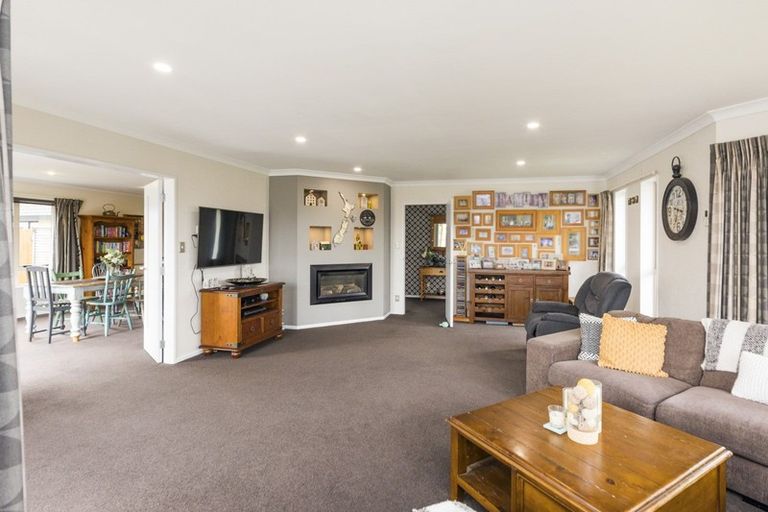 Photo of property in 3 Brooklyn Heights Drive, Kelvin Grove, Palmerston North, 4414