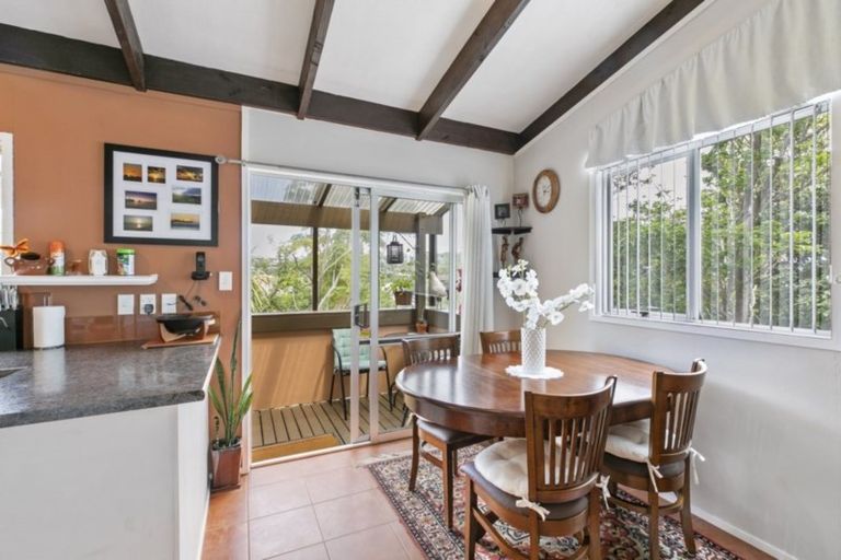 Photo of property in 2/37 Glamorgan Drive, Torbay, Auckland, 0630