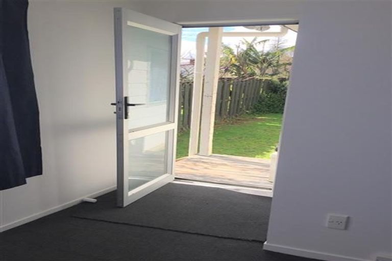 Photo of property in 2/119 Flat Bush Road, Clover Park, Auckland, 2023