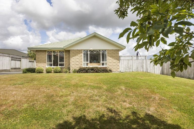 Photo of property in 24 Logan Way, Kelvin Grove, Palmerston North, 4414