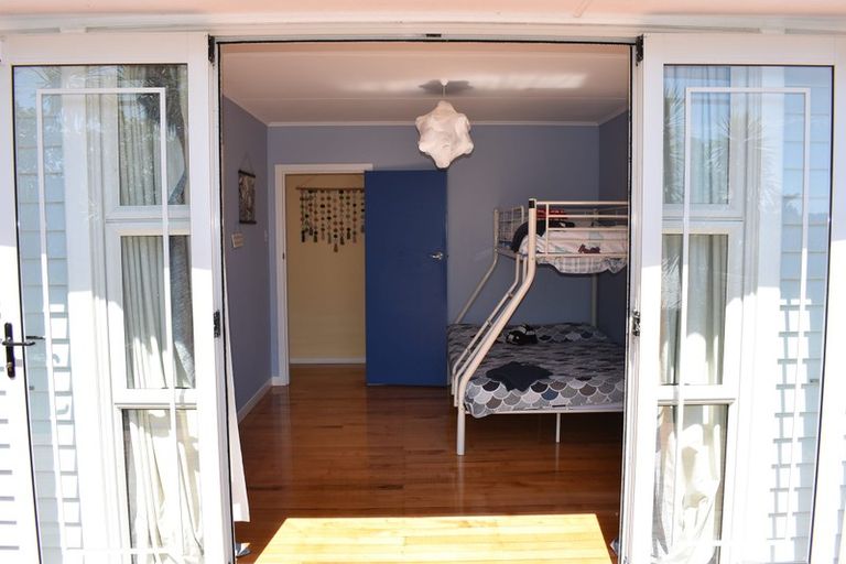 Photo of property in 44 Sarah Street, Waikawa Beach, Levin, 5573