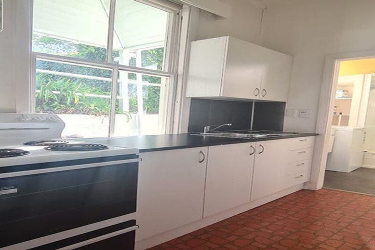 Photo of property in 24 Tinakori Road, Thorndon, Wellington, 6011