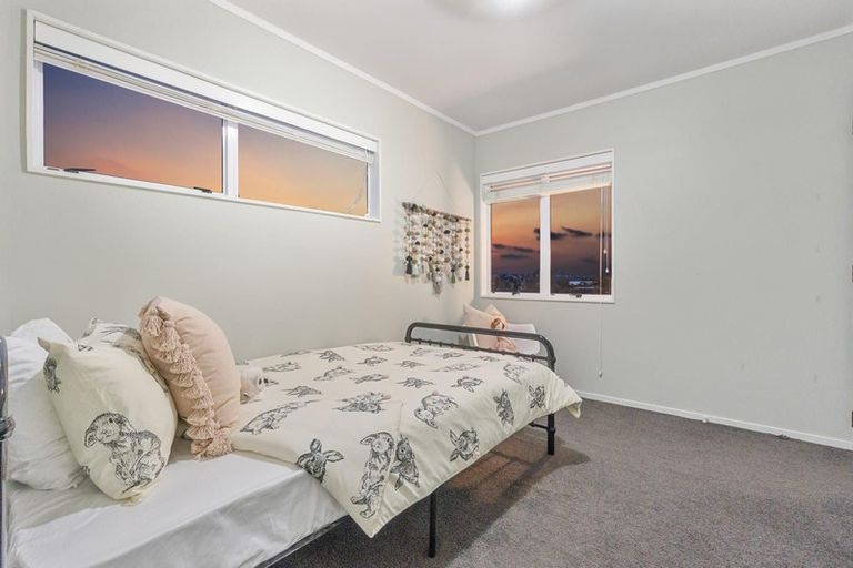 Photo of property in 2/9 Lynngate Place, Hillcrest, Auckland, 0627