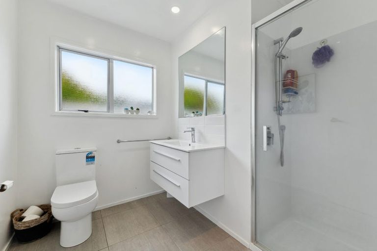 Photo of property in 2/5 Rainsford Street, Moturoa, New Plymouth, 4310