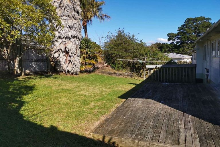 Photo of property in 1/95c Captain Scott Road, Glen Eden, Auckland, 0602