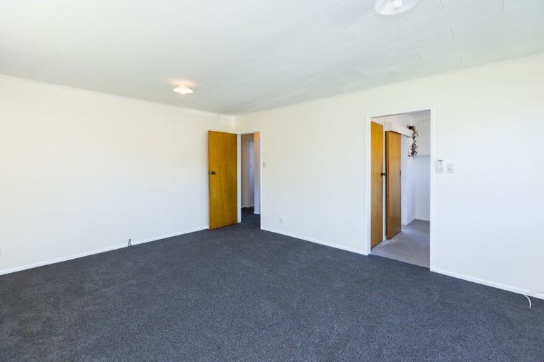 Photo of property in 1/29 Gemstone Drive, Birchville, Upper Hutt, 5018