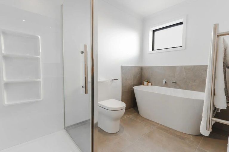 Photo of property in 20 Atutahi Lane, Papamoa, 3118