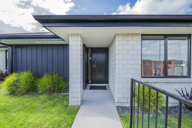 Photo of property in 76 Strauss Drive, Rolleston, 7614