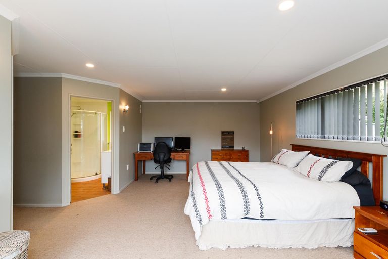 Photo of property in 19 Humphries Place, Awapuni, Palmerston North, 4412