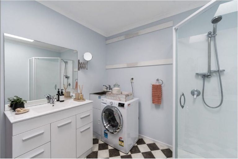 Photo of property in 1/2 Trigg Crescent, Taradale, Napier, 4112