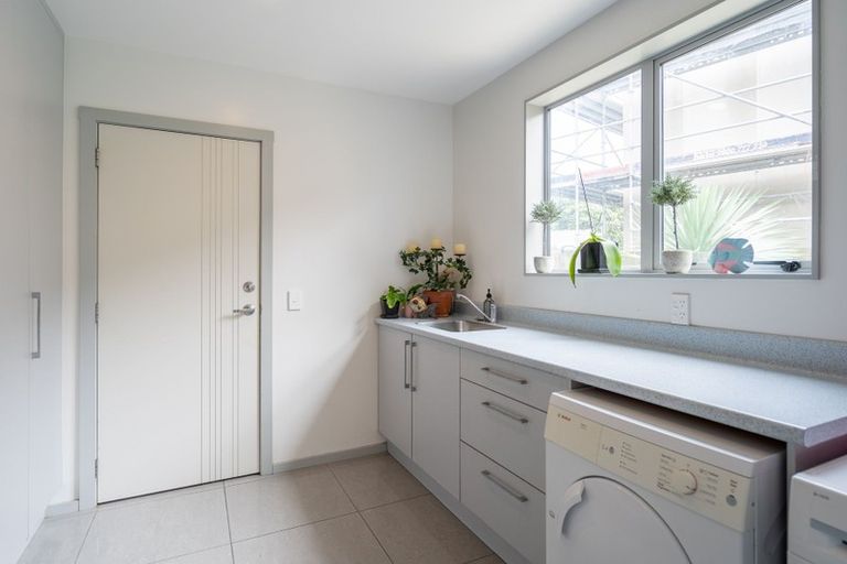 Photo of property in 18 Olliver Grove, Waikanae Beach, Waikanae, 5036