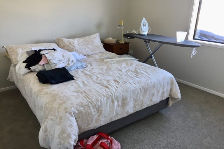 Photo of property in 17 Kahika Grove, Huapai, Kumeu, 0810