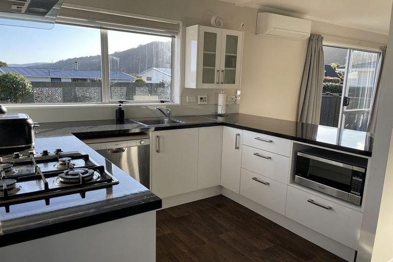 Photo of property in 28a Roband Crescent, Brown Owl, Upper Hutt, 5018