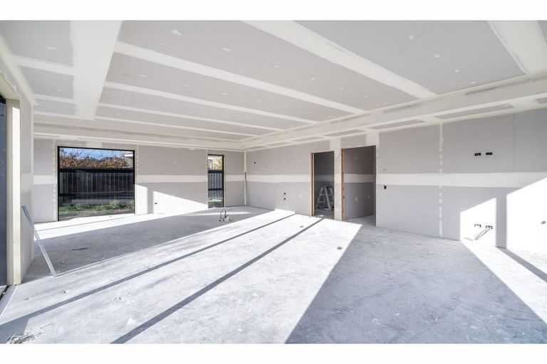 Photo of property in 8 Barker Place, Waikiwi, Invercargill, 9810