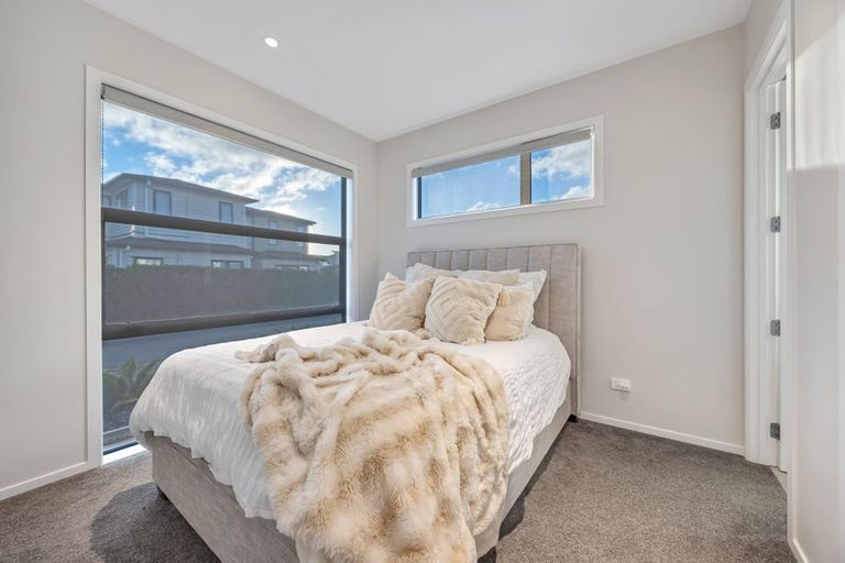 Photo of property in 39 Craigs Way, Hobsonville, Auckland, 0616